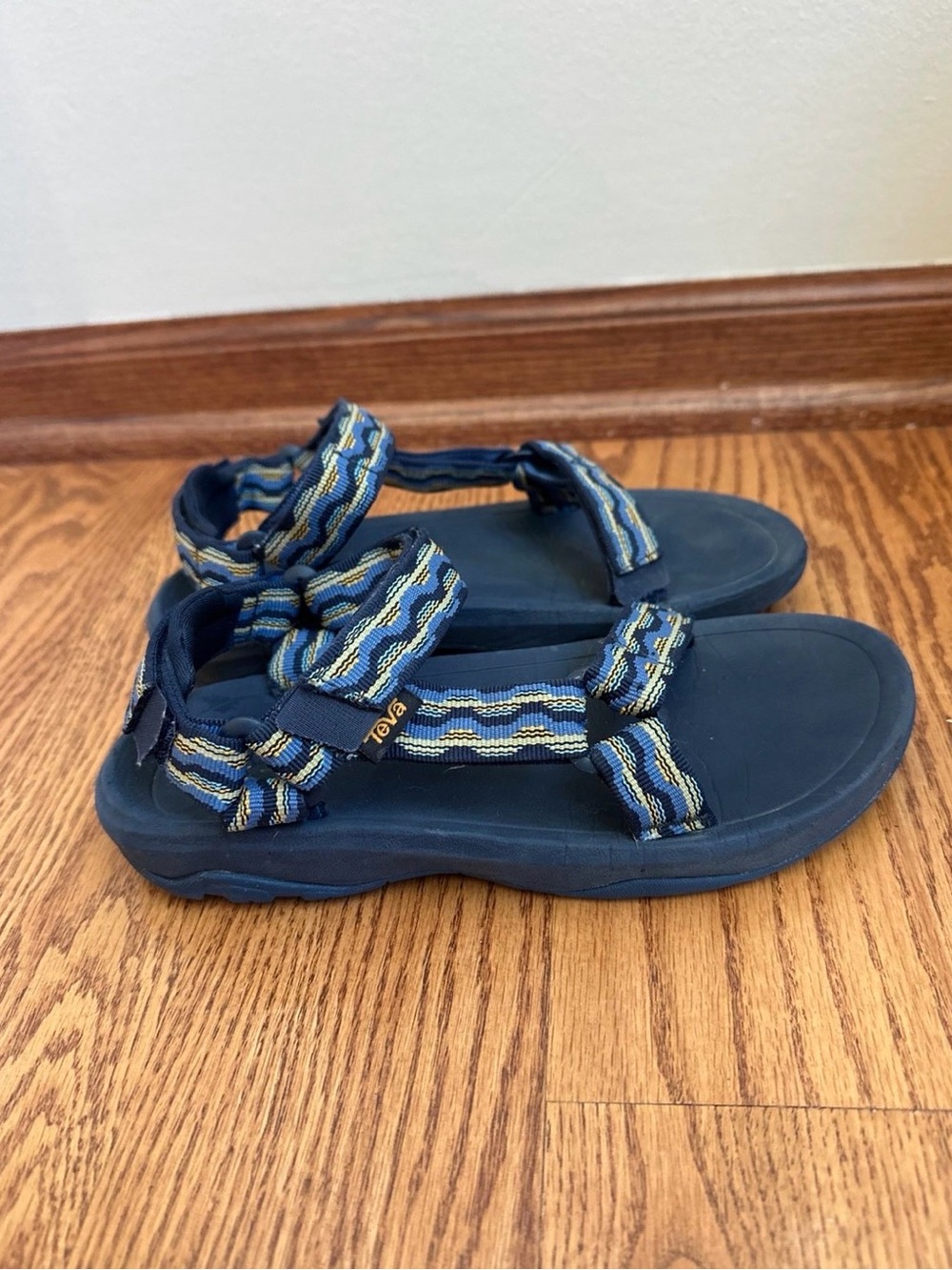 Teva XLT 2 Sandals Kids Size 4 Blue - Picture 3 of 6